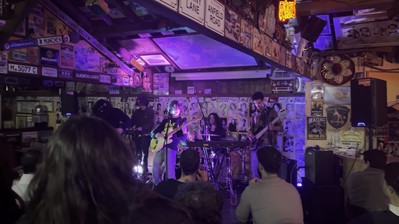 Performance ao vivo com Wheels